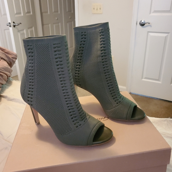 Ankle boot - Picture 3 of 5